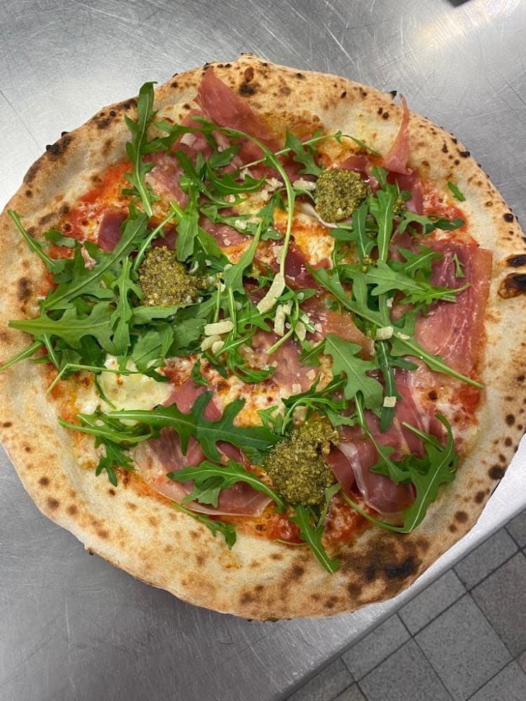 Lindos Pizzeria & Restaurang