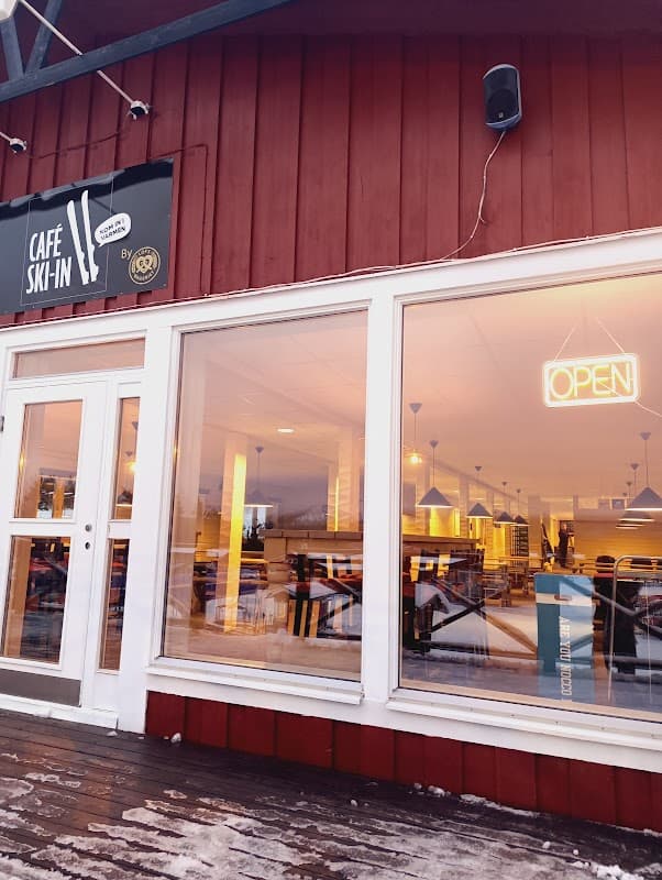 CAFÉ SKI IN BY LOFS BAGERIET