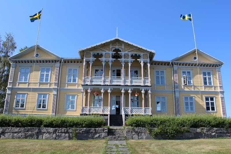 Filipsborg, the Arctic Mansion (Filipsborg ab)