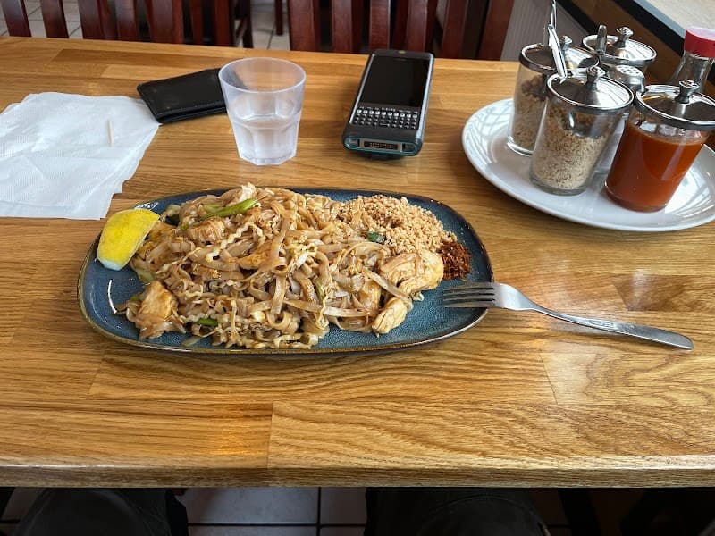 Thai Samila Landvetter