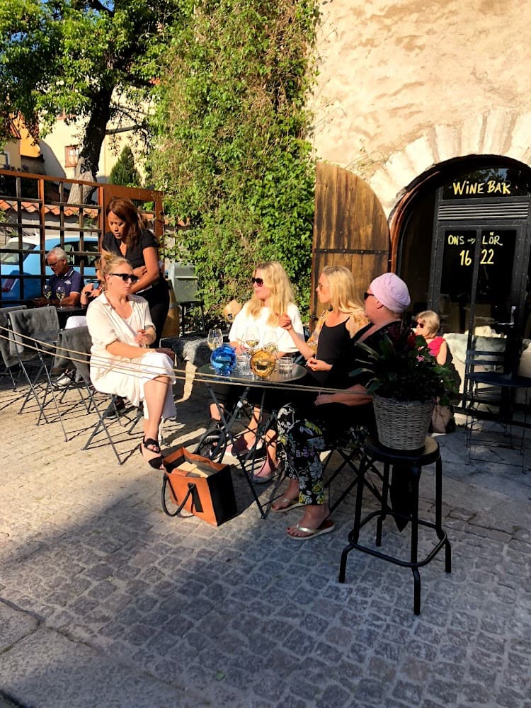 Volare Vinbar - Vin med mera