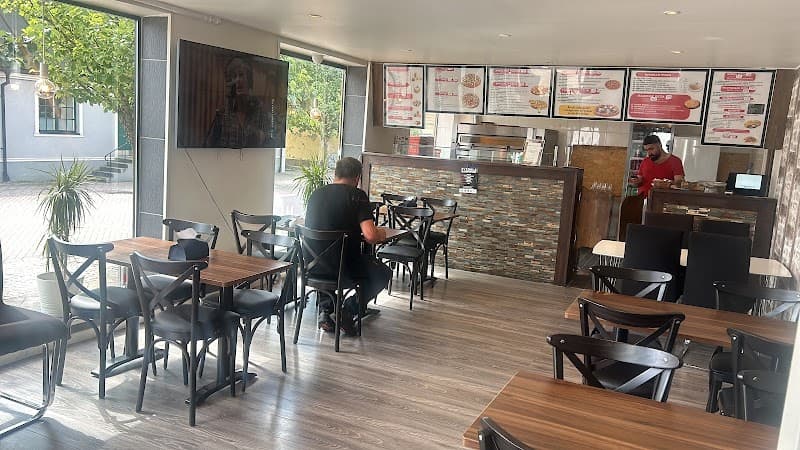 Huses Grill & Pizzeria