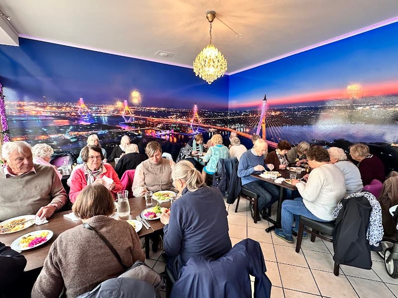 Golden Kitchen Rim Nam