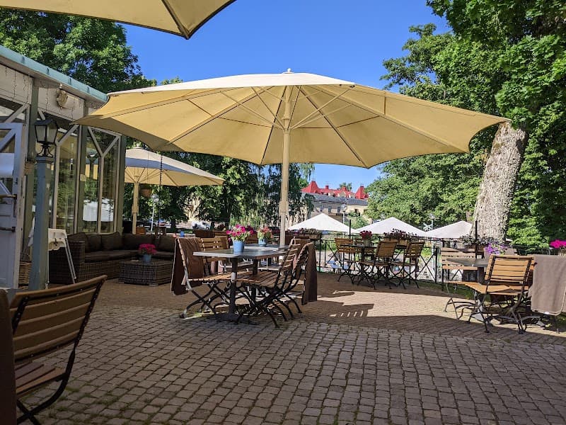 Slottspaviljongen Restaurang, Minigolf & Catering