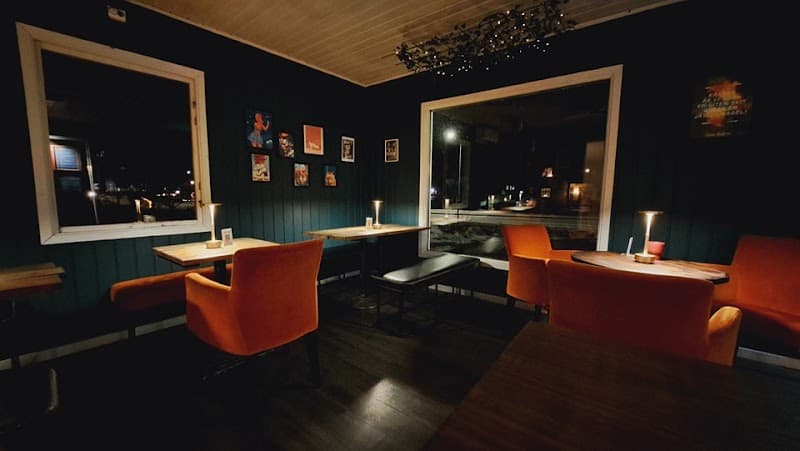 Two Monkeys Street Food & Bar